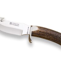 CUCHILLO DESOLLADOR JOKER DESMOGUE D, PUÑO DE CIERVO, HOJA ACERO INOX 11 CM.FUNDA DE CUERO.
