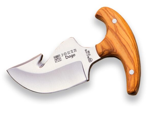CUCHILLO DESOLLADOR JOKER DOGO,MANGO DE OLIVO, HOJA DE 8 CM ACERO INOX. FUNDA DE CUERO.
