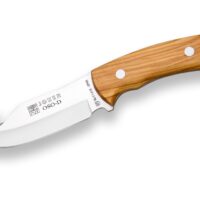 CUCHILLO DESOLLADOR JOKER OSO,CACHAS MADERA DE OLIVO, HOJA ACERO INOX DE 12 CM.FUNDA DE CUERO.