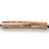 NAVAJA DEPORTIVA JOKER IBÉRICA ,CON BLOQUEO, CACHAS EN MADERA DE OLIVO, ACERO INOX MOVA 1.4116 Y HOJA DE 7,5 CM. - Imagen 2